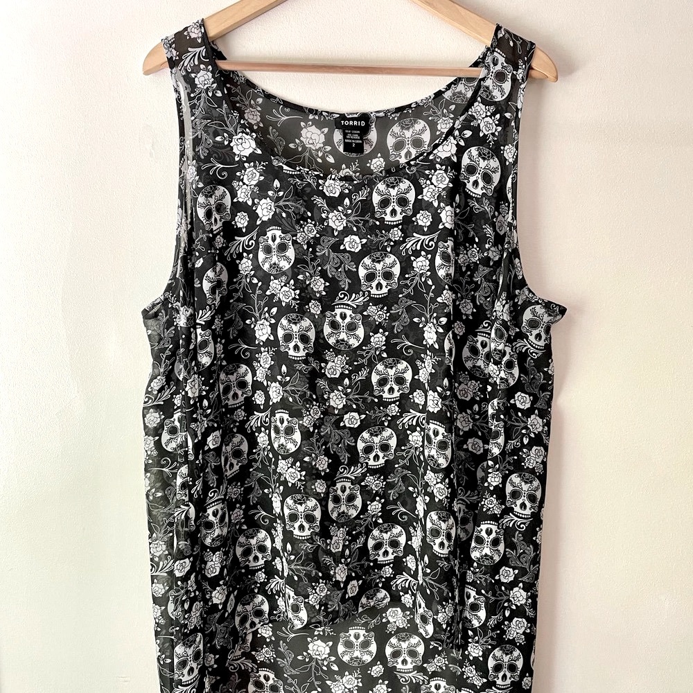 Torrid Size 2 Skull Sheer Cover Up Plus Size 2X High Low Black White Tunic